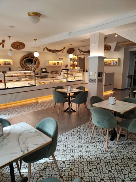 Patisserie "The Alps"