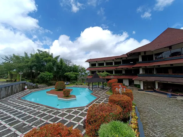 Queen Garden Hotel Baturraden Managed by Salak Hospitality