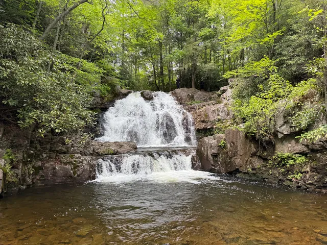 Hawk Falls Parking & Trailhead