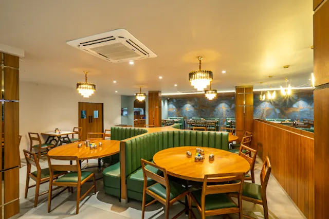 Harikrushna Restaurant & Banquet