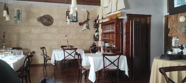 Alojamiento rural y Restaurante La Tiná