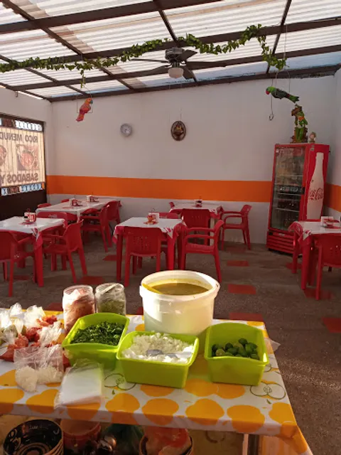 Menudo * Barbacoa * chamorros* Gorditas* Doña vale