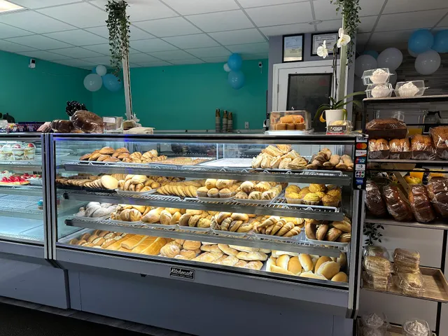 Antojitos El Quetzal Bakery