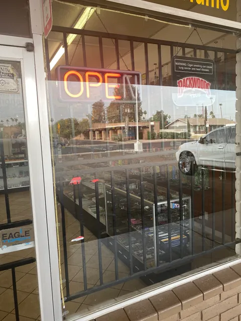 Howl & Haze - Smoke & Vapor