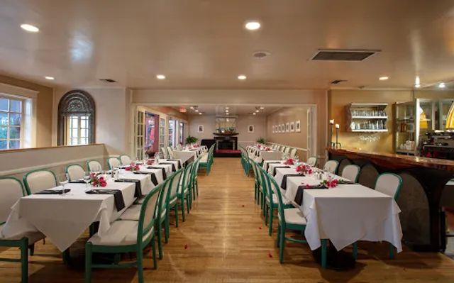 Walter's Restaurant, Bar and Lounge