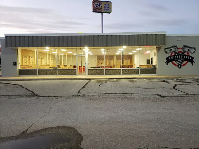 Twisted Axes Throw House