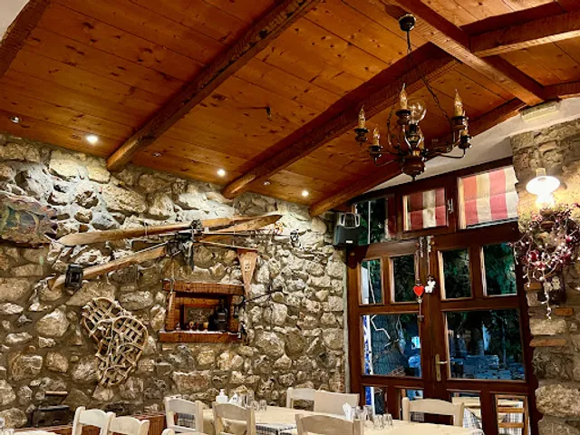 OINOMAGEIREIO "homemade" (Spitiko)