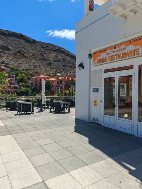 Shopping Center Plaza Mogan / Centro Comercial y de Ocio Plaza Mogan