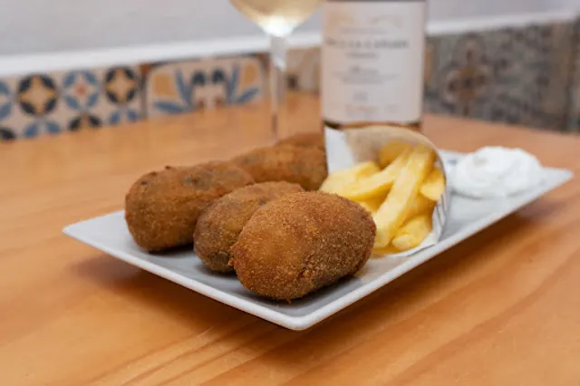 Taberna El Abanico Patio - Tapas Córdoba