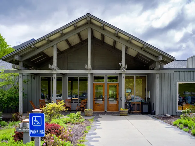 Peaks of Otter Lodge