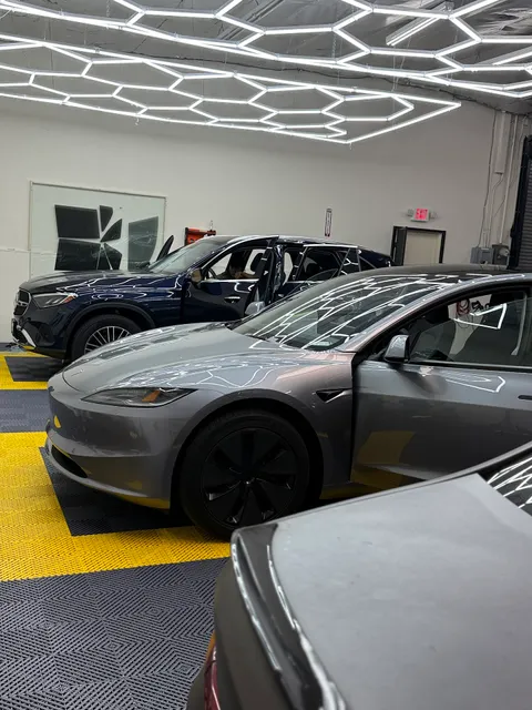 AUTO TINT&WRAP STUDlO