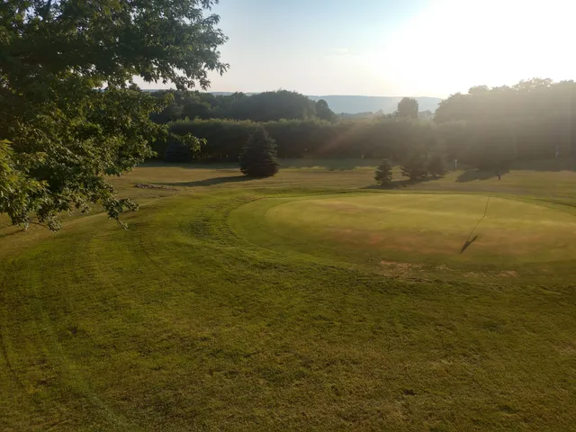 Sunset Pines Executive Golf Course