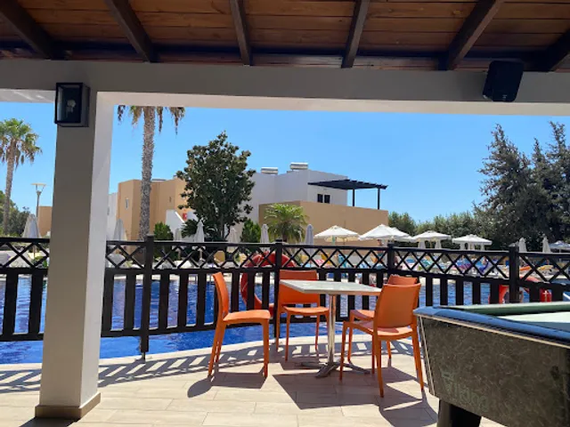 People Snack - Pool Bar