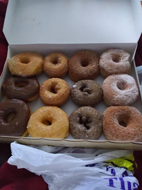 Lee Donuts