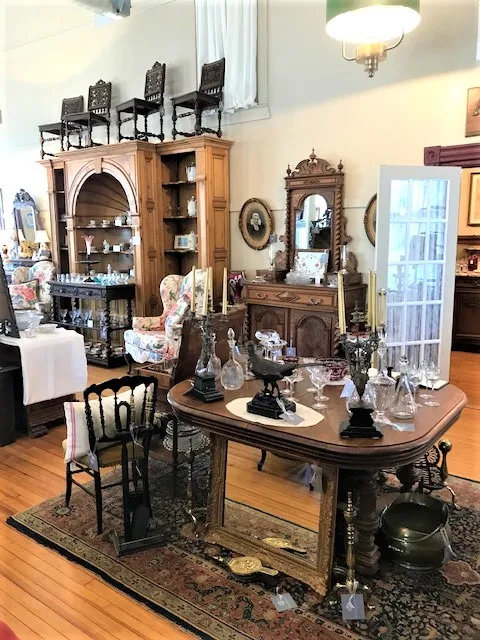 SNH French Antiques & Collectibles