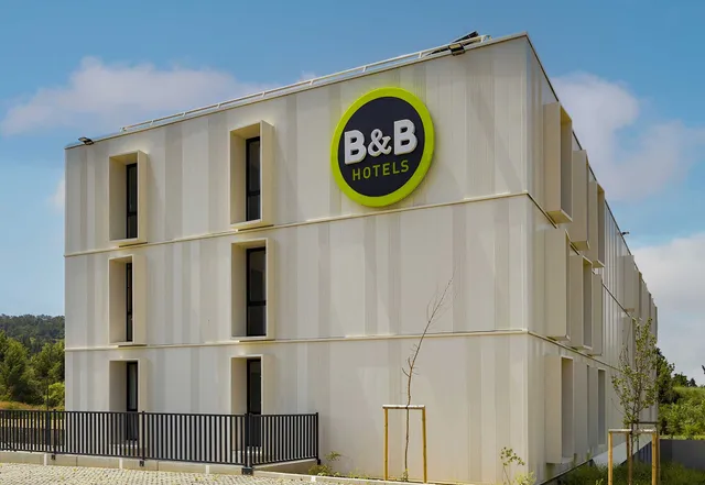 B&B HOTEL Carcassonne Rocadest La Cité