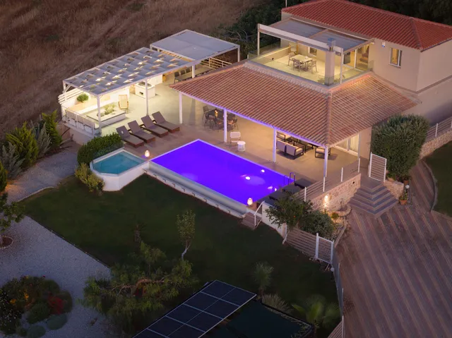 Alba Bianca Villa, a Secluded Retreat