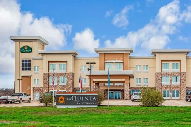 La Quinta Inn & Suites by Wyndham Luling
