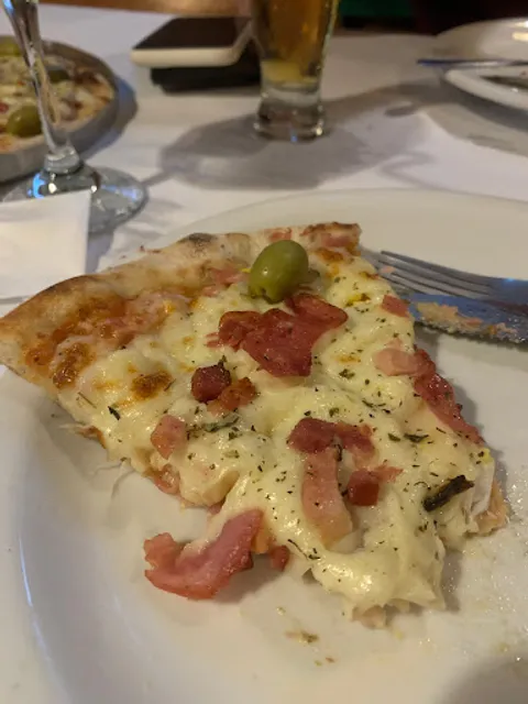 Canoas Pizzaria e Restaurante