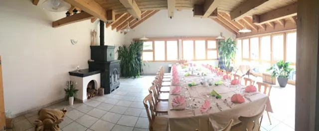 Ustria dalla Staziun