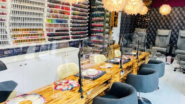 Lily’s nails & beauty