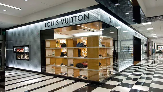Louis Vuitton Aventura