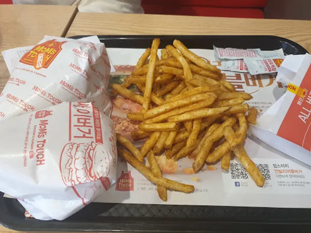 맘스터치 수원아주대점