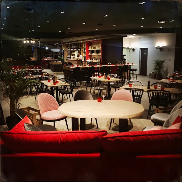 Henriette Bistro Moderne Beaucouzé