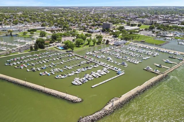 Battery Park Marina - Sandusky, OH