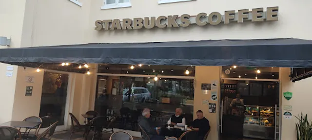 Starbucks - Country Club