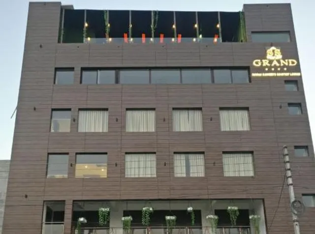 Hotel SS Grandeur