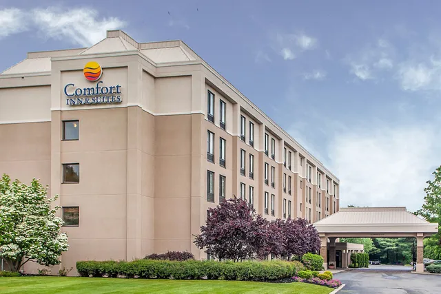 Comfort Inn & Suites Somerset - New Brunswick