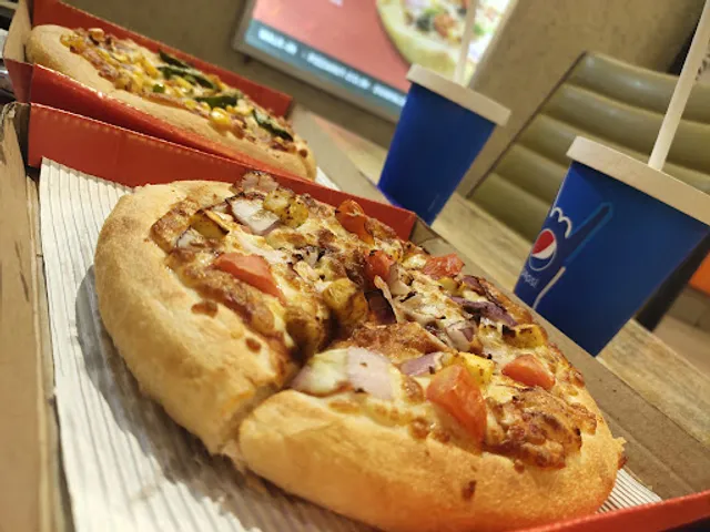 Pizza Hut | Spark Mall Kamla Nagar, Delhi