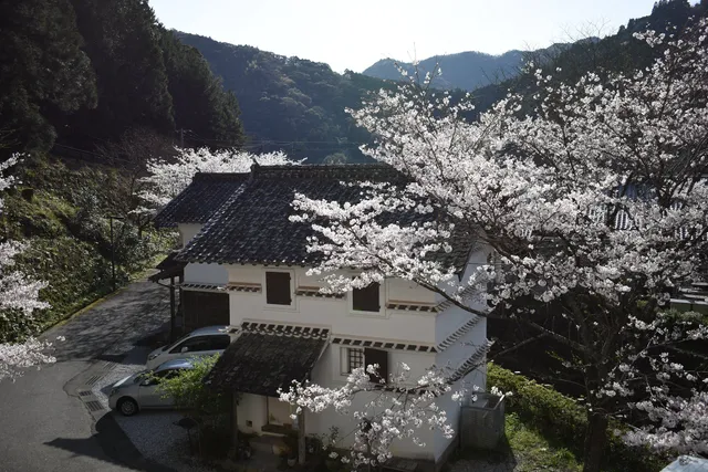 QRAUD Tosawashi Kougeimura Hotel