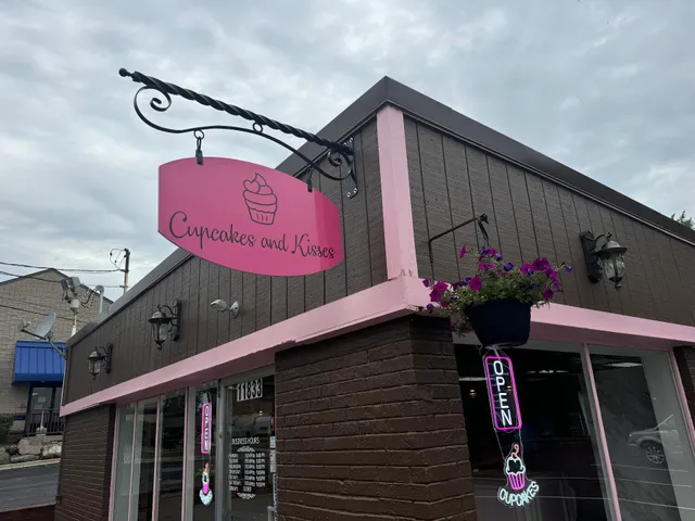 Cupcakes and Kisses Grand Blanc