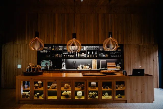 Furnas Lake Restaurant