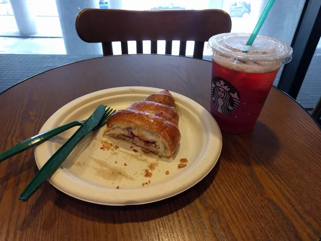 Starbucks (Pamela Youde Nethersole Eastern Hospital)