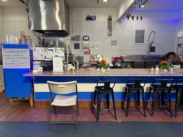 Antojitos Salvadorenos