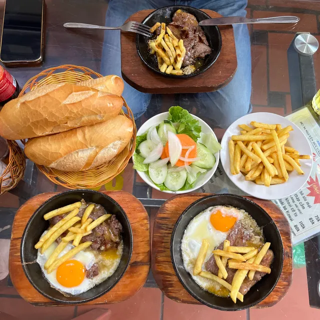 Nhà Hàng Cát Tường