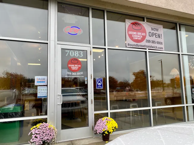 Round Bread Sandwich Company