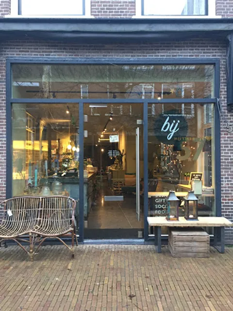 Bij57