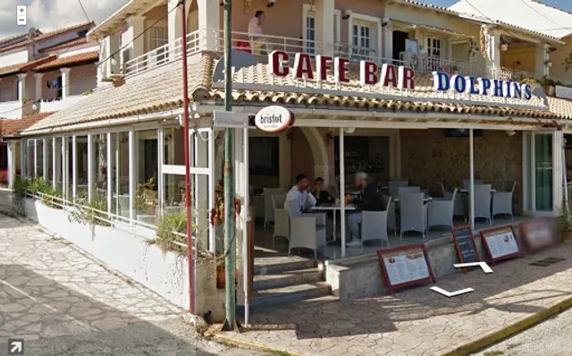 Dolphins Cafe-Bar
