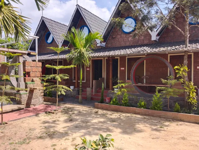 Capitol Village Resort