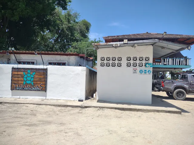 Tortugas Beach Bar & Grill