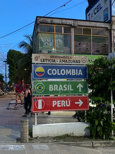 Letrero Tres Fronteras - Three Borders Sign
