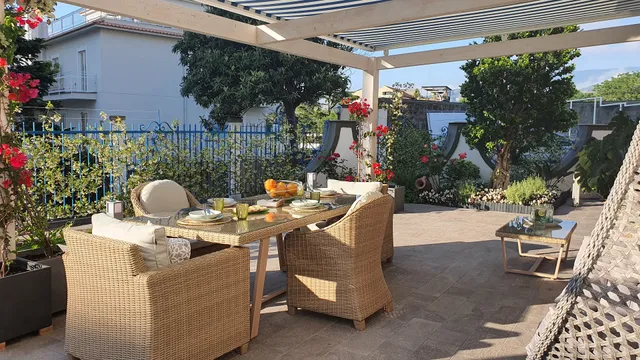 Sorrento Garden Room