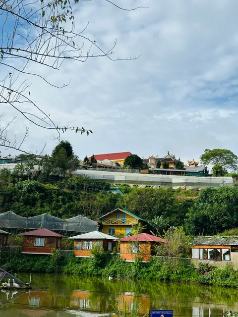 Nhà Bên Hồ - Đà Lạt Homestay