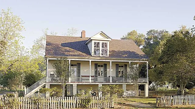 Mon Reve Bed & Breakfast + Cabin on false river