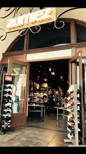 Zumiez