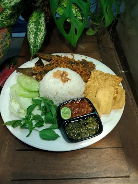 WARUNG BU JONNY (CAK MAN) ULUWATU